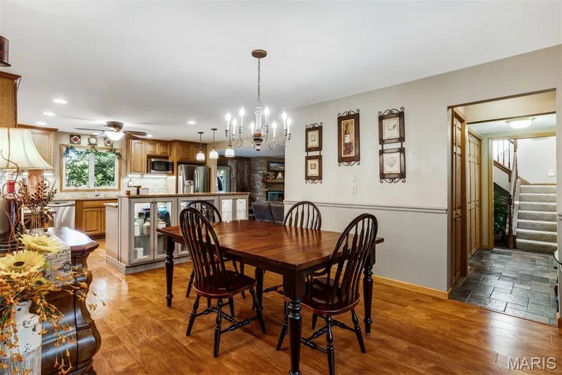 Dining Room/entry foyer — 51 Nordic Lane, Defiance, MO 63341