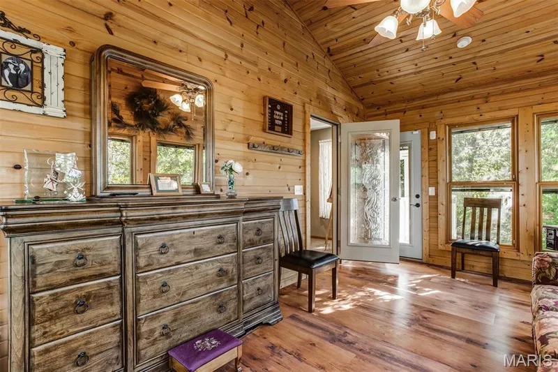 Stunning vaulted sunroom — 51 Nordic Lane, Defiance, MO 63341