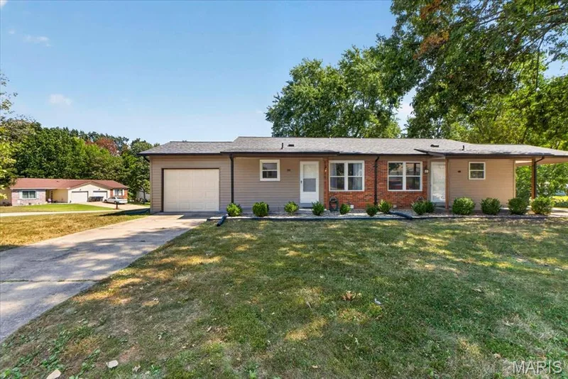 50 Laura Drive, St Peters, MO 63376 — listing photo 2 of 31