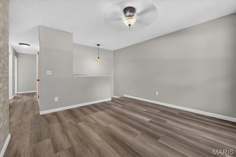50 Laura Drive, St Peters, MO 63376 — listing photo 4 of 31