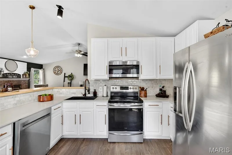2705 Providence Ridge Drive, Wentzville, MO 63385 — listing photo 15 of 41