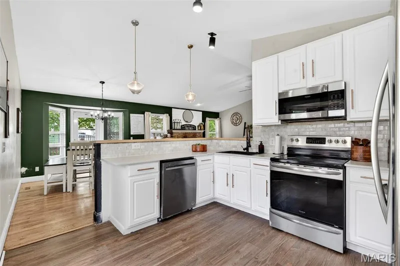 2705 Providence Ridge Drive, Wentzville, MO 63385 — listing photo 3 of 41