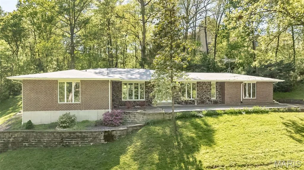 4200 Wincliff Drive, St Charles, MO 63304 — listing photo 1 of 60