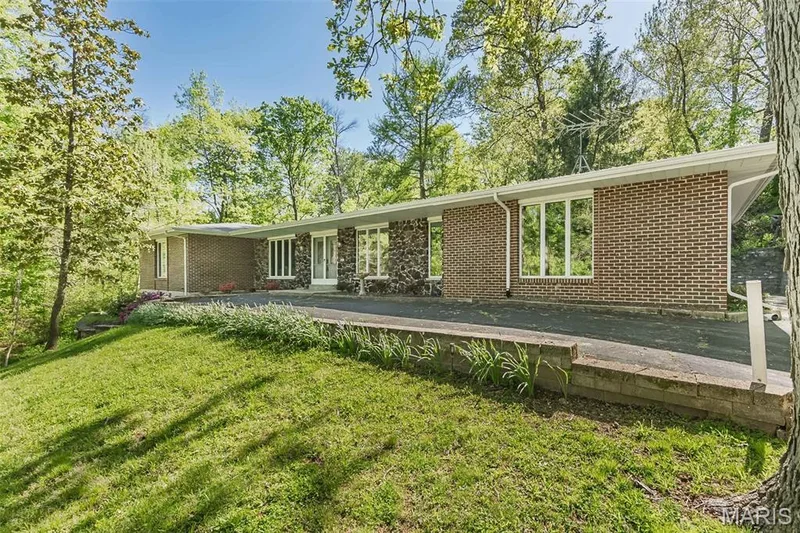 4200 Wincliff Drive, St Charles, MO 63304 — listing photo 2 of 60