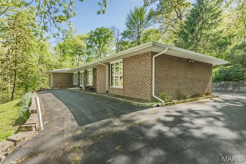 4200 Wincliff Drive, St Charles, MO 63304 — listing photo 3 of 60