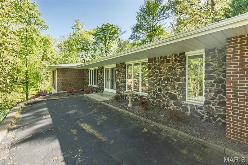 4200 Wincliff Drive, St Charles, MO 63304 — listing photo 4 of 60