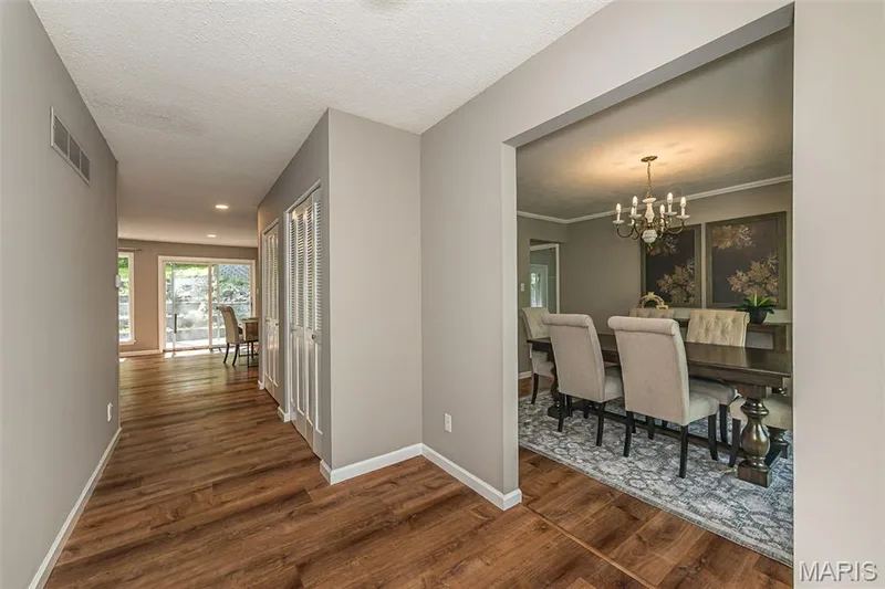 4200 Wincliff Drive, St Charles, MO 63304 — listing photo 5 of 60