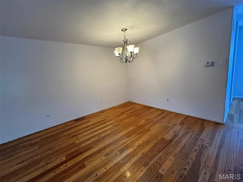 dining area — 13573 Coliseum Drive, Chesterfield, MO 63017