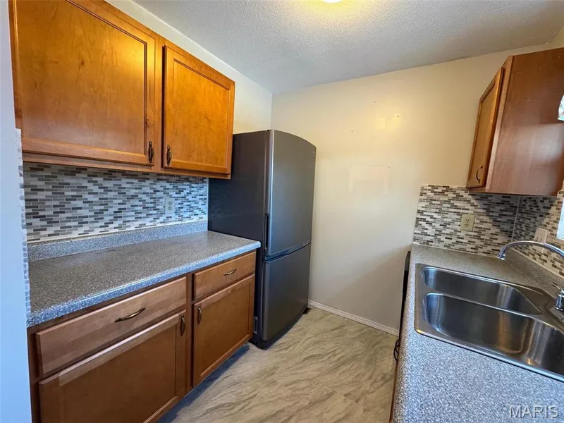 13573 Coliseum Drive, Chesterfield, MO 63017 — listing photo 7 of 34