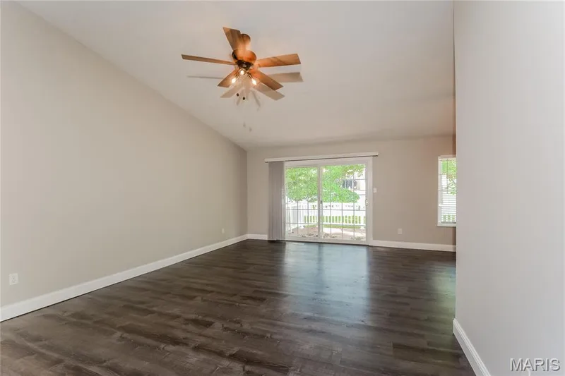 2 Saw Mill Way, St Charles, MO 63303 — listing photo 4 of 14