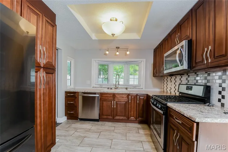 2 Saw Mill Way, St Charles, MO 63303 — listing photo 6 of 14
