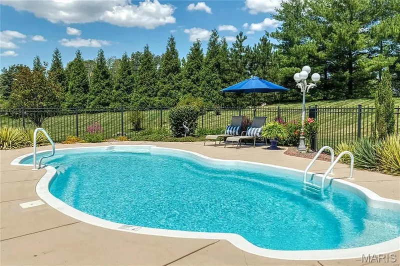 371 Galahad Court, Weldon Spring, MO 63304 — listing photo 5 of 52