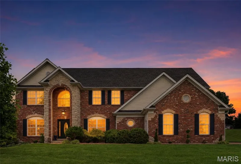 371 Galahad Court, Weldon Spring, MO 63304 — listing photo 2 of 52