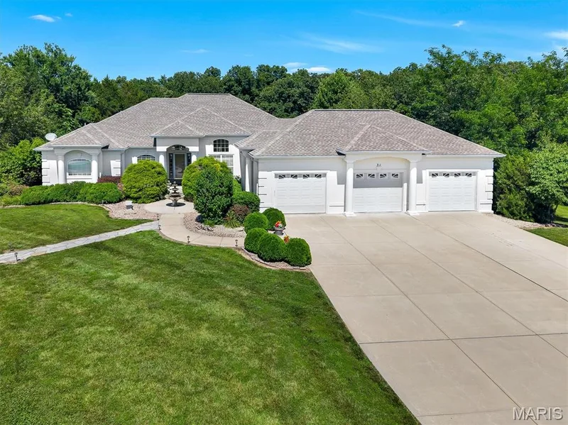 31 Raven Court, Wentzville, MO 63385 — listing photo 5 of 90