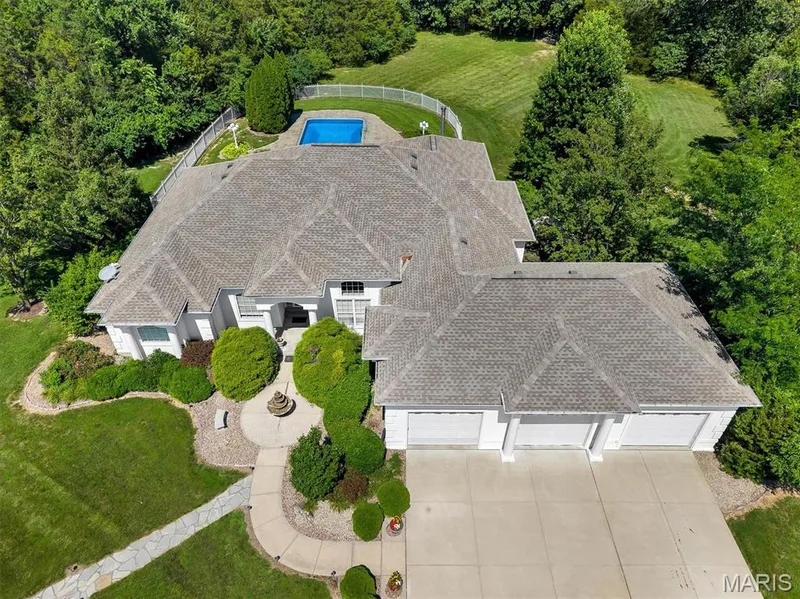 31 Raven Court, Wentzville, MO 63385 — listing photo 6 of 90