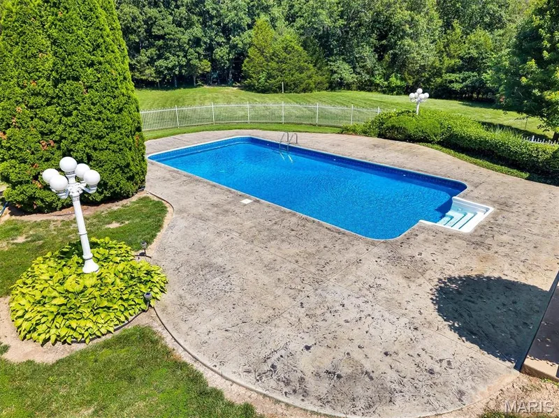 31 Raven Court, Wentzville, MO 63385 — listing photo 12 of 90