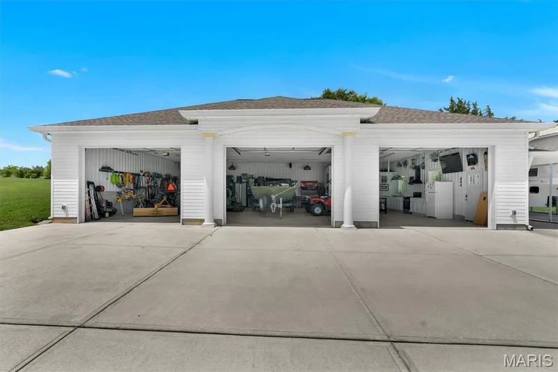 31 Raven Court, Wentzville, MO 63385 — listing photo 15 of 90