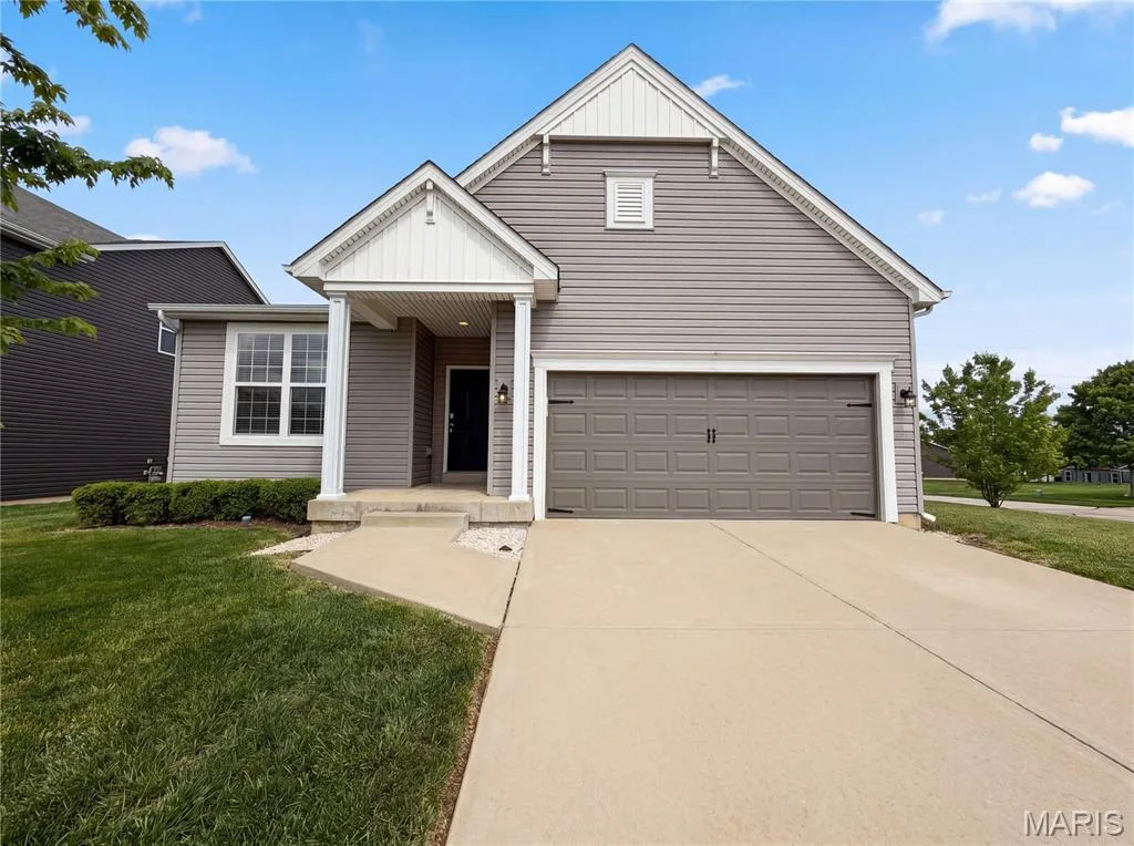 1034 Sweet River Drive, St Paul, MO 63366 — listing photo 1 of 21
