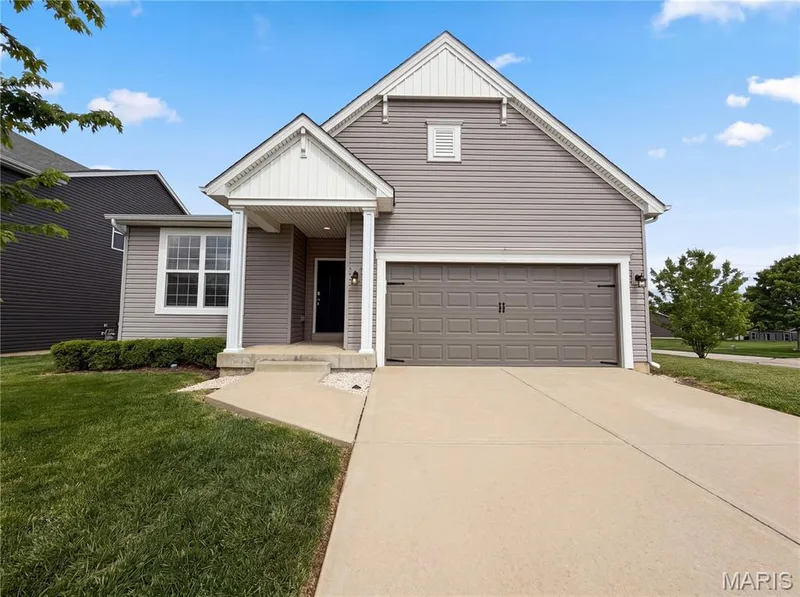 1034 Sweet River Drive, St Paul, MO — listing photo 1