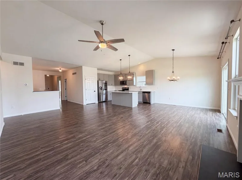 1034 Sweet River Drive, St Paul, MO 63366 — listing photo 3 of 21