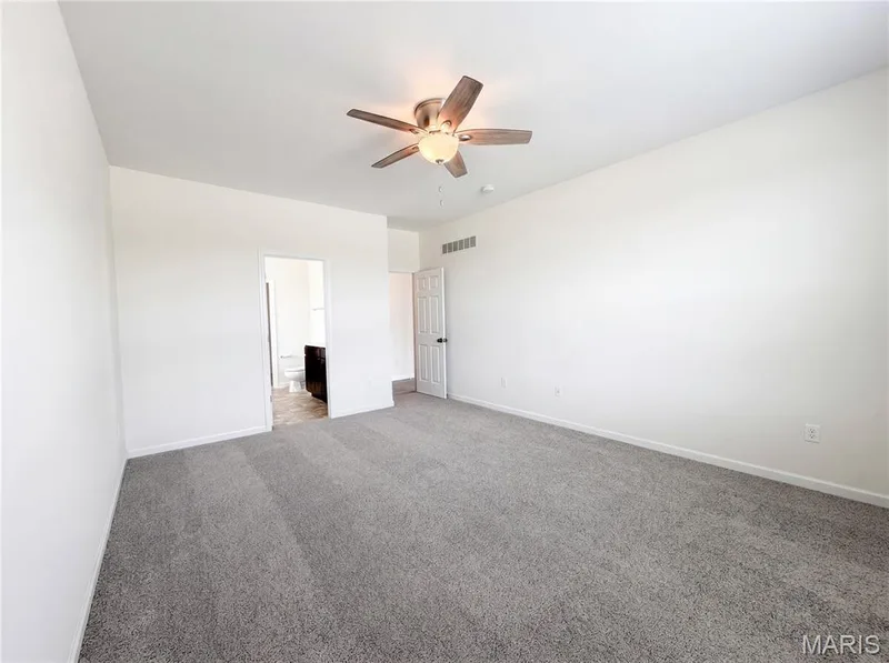 1034 Sweet River Drive, St Paul, MO 63366 — listing photo 4 of 21