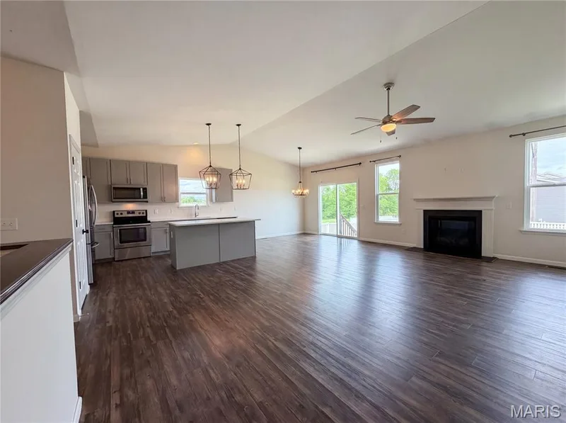 1034 Sweet River Drive, St Paul, MO 63366 — listing photo 8 of 21