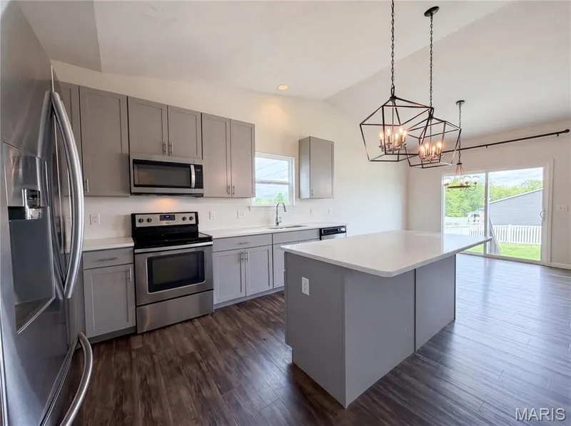 1034 Sweet River Drive, St Paul, MO 63366 — listing photo 10 of 21