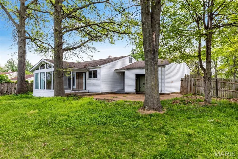 119 Bellechasse Drive, Chesterfield, MO 63017 — listing photo 35 of 37
