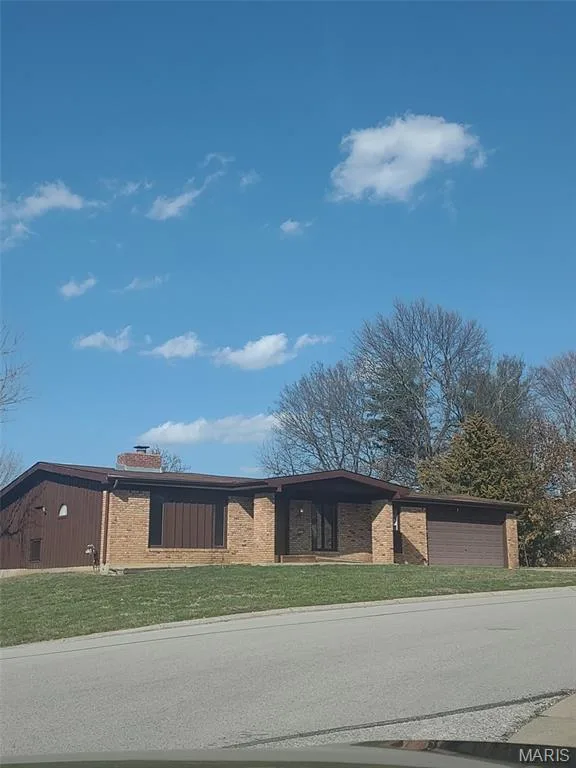 3029 Imperial Drive, St Peters, MO β listing photo 1