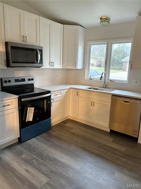 3029 Imperial Drive, St Peters, MO 63303 — listing photo 9 of 23