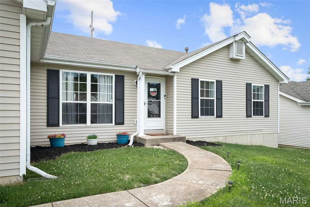 4 Royallbend Court, O'Fallon, MO 63368 — listing photo 1 of 35
