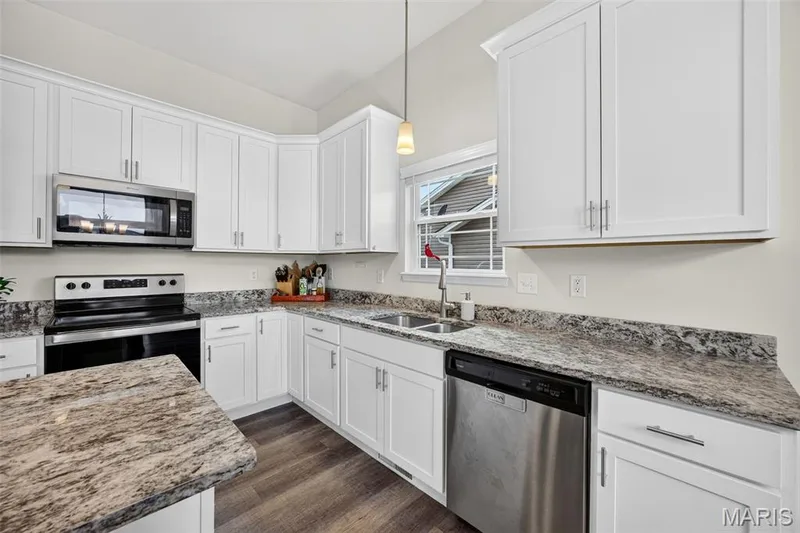 209 W Pine Creek Court, Wentzville, MO 63385 — listing photo 20 of 62