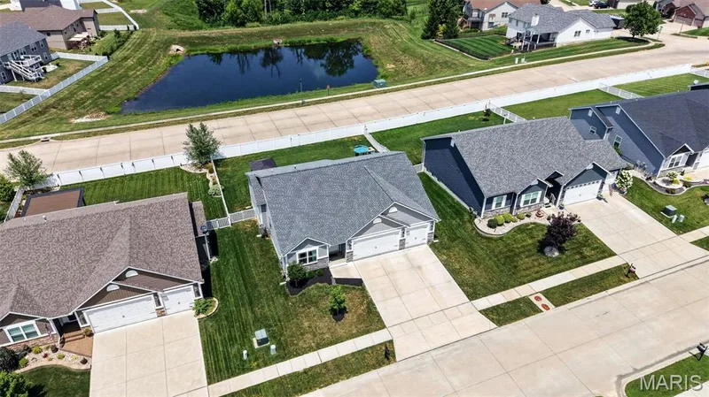 209 W Pine Creek Court, Wentzville, MO 63385 — listing photo 4 of 62