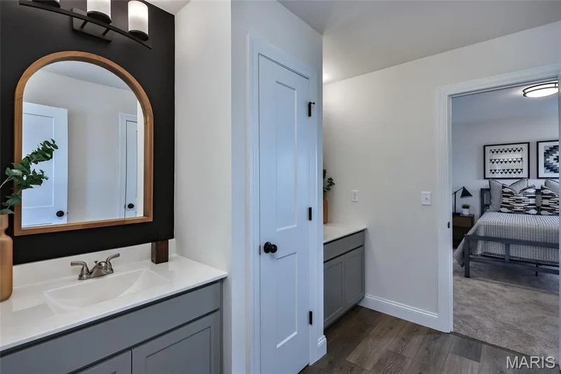 Shared Bathroom — 128 Cedarstone Drive, Dardenne Prairie, MO 63368