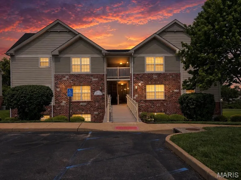 1711 Piedmont Circle, St Charles, MO 63304 — listing photo 1 of 27