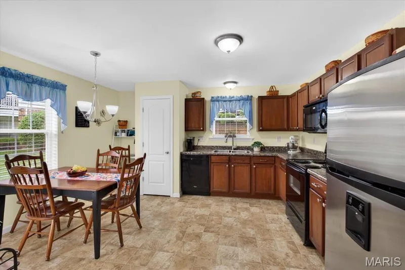 1711 Piedmont Circle, St Charles, MO 63304 — listing photo 8 of 27