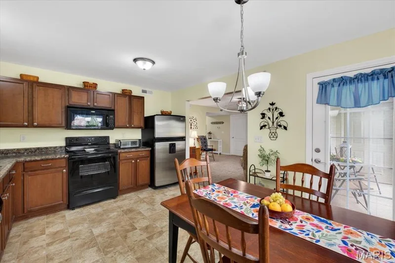 1711 Piedmont Circle, St Charles, MO 63304 — listing photo 10 of 27