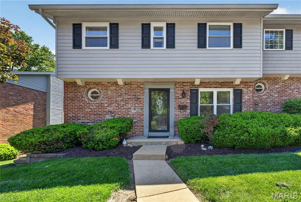 13220 Matador Drive, Chesterfield, MO 63141 — listing photo 1 of 27