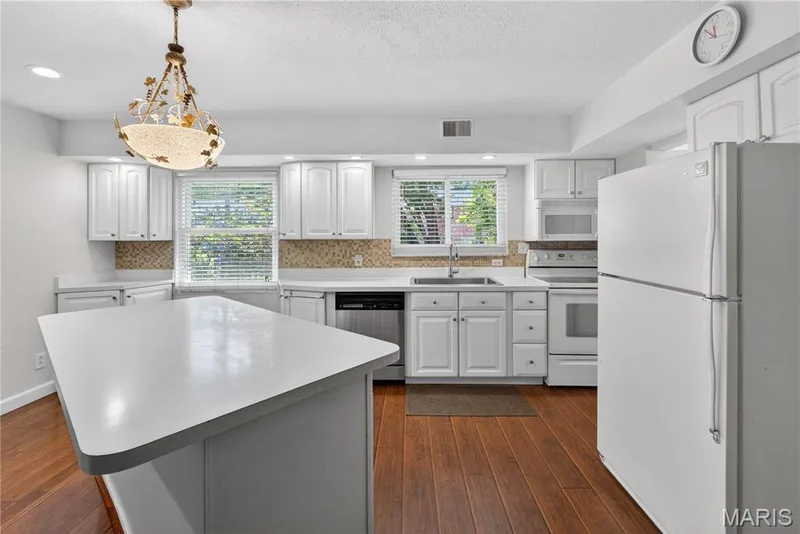 13220 Matador Drive, Chesterfield, MO 63141 — listing photo 10 of 27