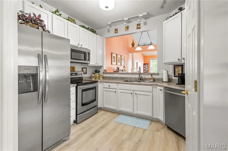 2071 Hawks Landing Drive #C, Lake St. Louis, MO 63367 — listing photo 4 of 17