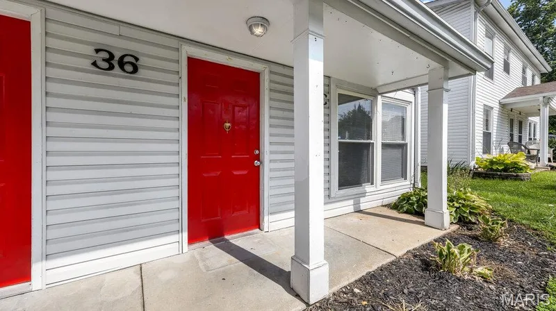 36 Lee Drive #C & D, St Charles, MO 63301 — listing photo 4 of 53