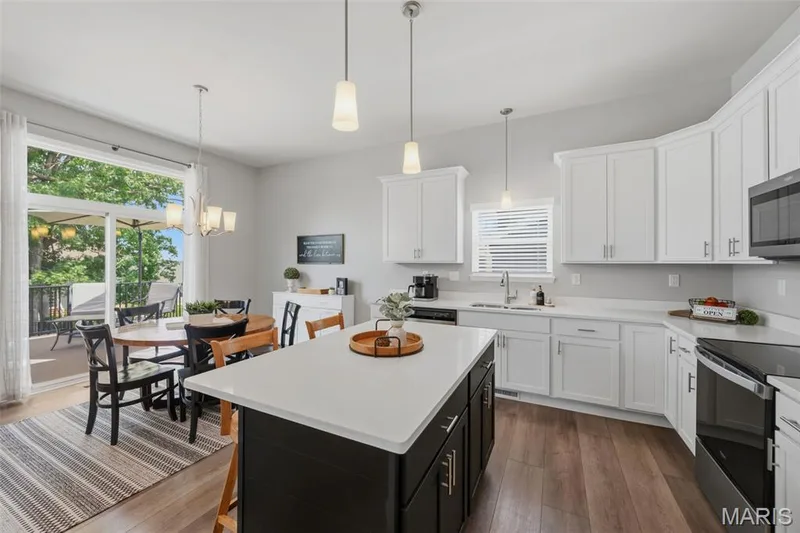 Extended height cabinetry with soft-close doors & drawers — 411 Knothole Lane, Wentzville, MO 63385