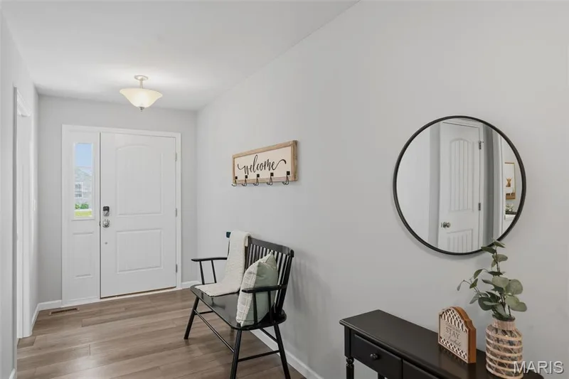 Front entry foyer — 411 Knothole Lane, Wentzville, MO 63385