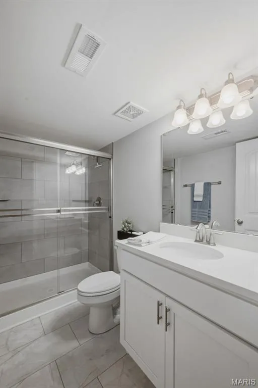 Full bathroom in lower level — 411 Knothole Lane, Wentzville, MO 63385