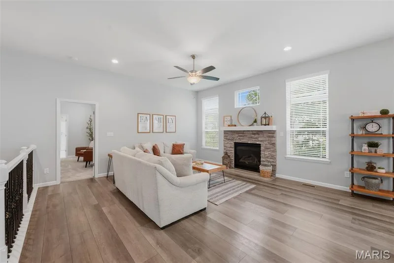 Soaring 10 foot ceilings — 411 Knothole Lane, Wentzville, MO 63385