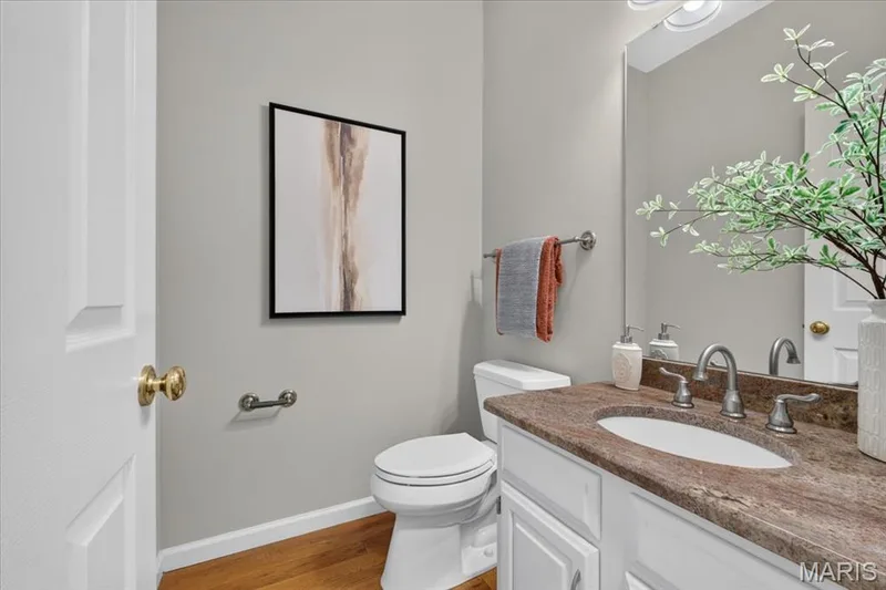 17619 Bridgeway Drive, Chesterfield, MO 63005 — listing photo 15 of 62