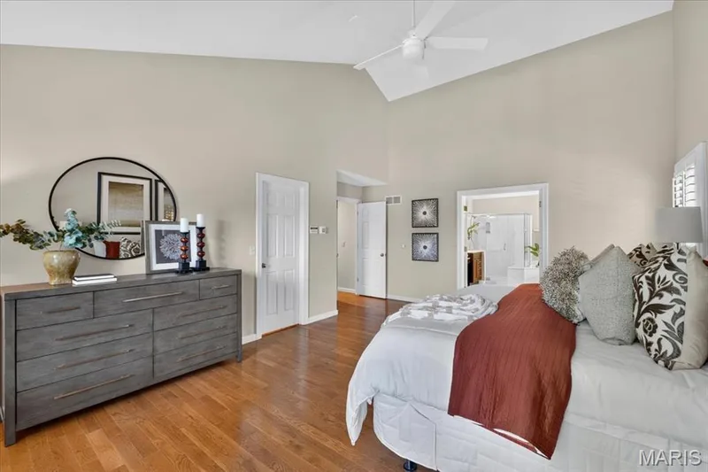 17619 Bridgeway Drive, Chesterfield, MO 63005 — listing photo 23 of 62