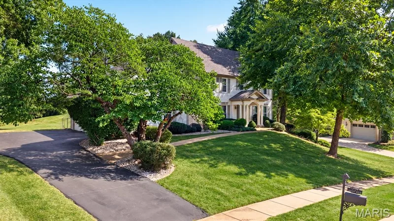 17619 Bridgeway Drive, Chesterfield, MO 63005 — listing photo 54 of 62
