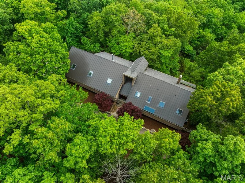 1602 Wolf Trail Road, Wildwood, MO 63021 — listing photo 3 of 65