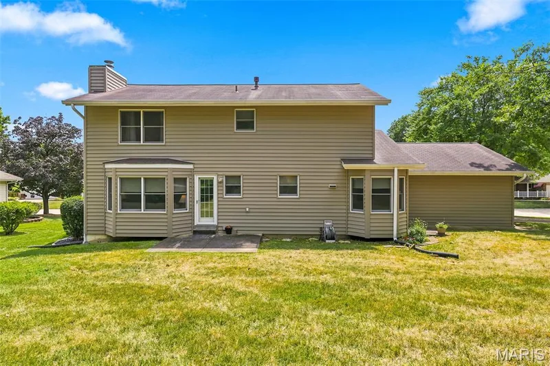 3065 Winding River Drive, St Charles, MO 63303 — listing photo 4 of 44